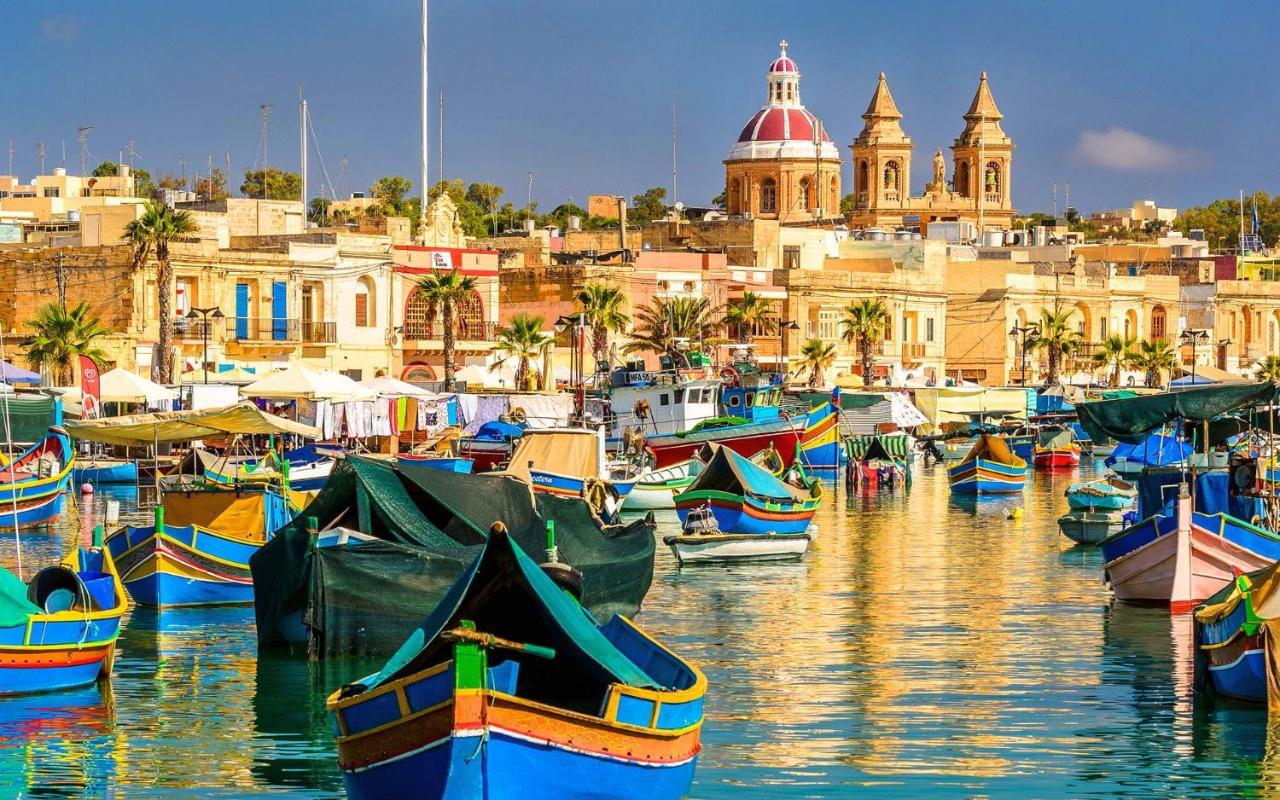 Prime Location Apartment With Side Seaviews Sliema Ngoại thất bức ảnh